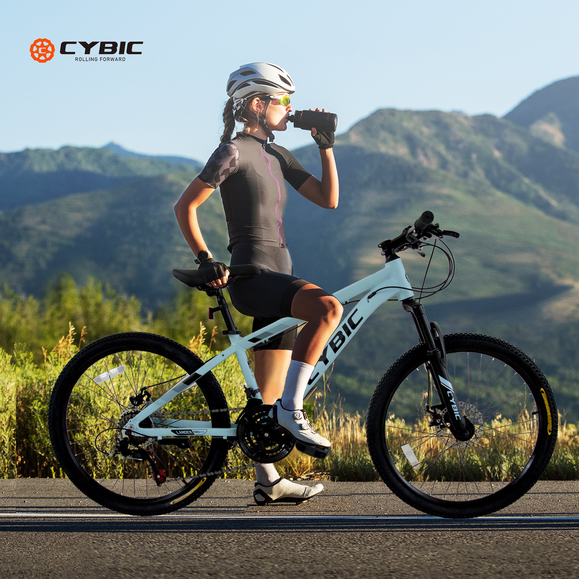 Bicicleta TrailBlazer de 26 pulgadas: cuadro de aluminio, 21 velocidades, frenos de disco y horquilla de hierro.